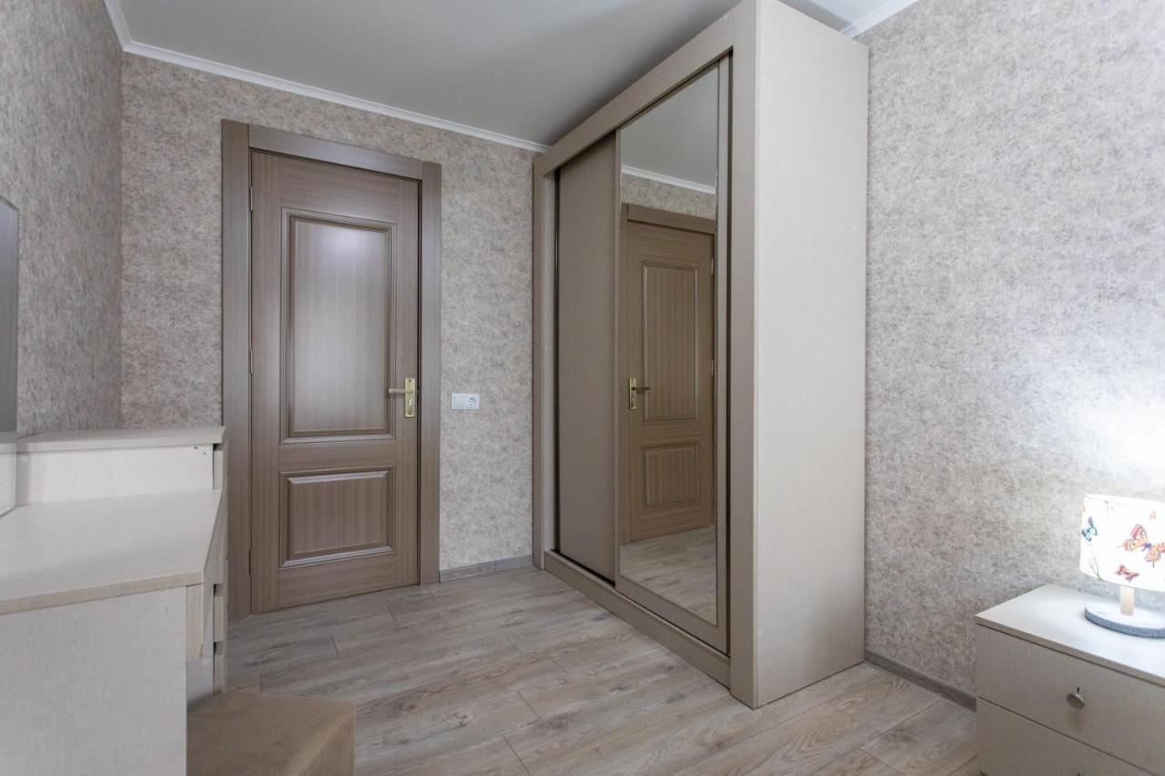 Ninia'S Apartment Kutaisi Exterior foto